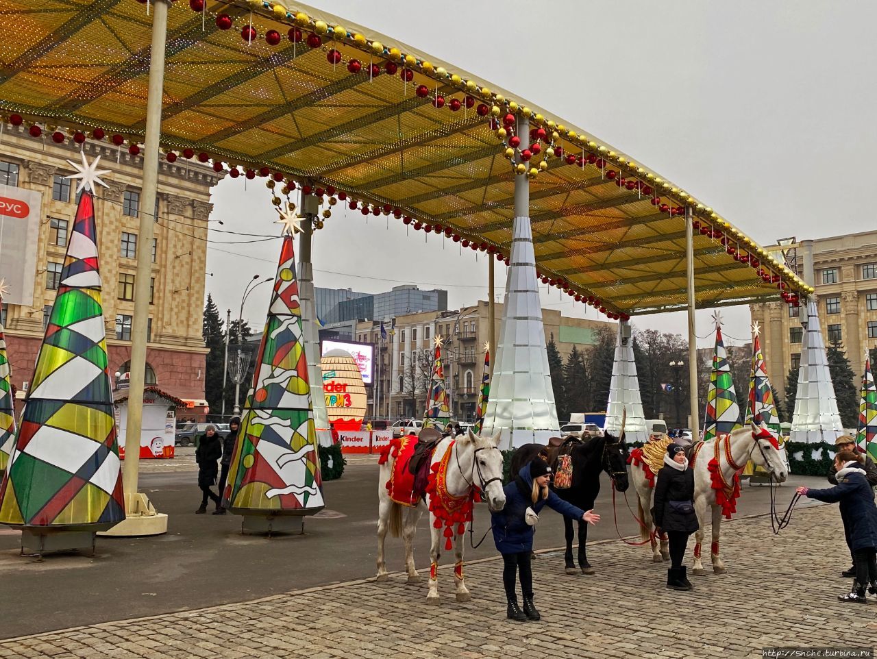 Новогодняя ярмарка на площади Свободы Харьков, Украина