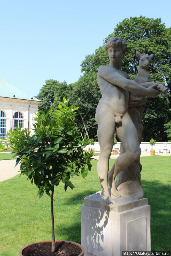 Статуи оранжереи. Лазенки. Варшава, Польша