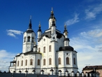 Улицу Малую Пятницкую украшает здание церкви Захария и Елизаветы (1758-76 г.г.) — яркий образец сибирского барокко.