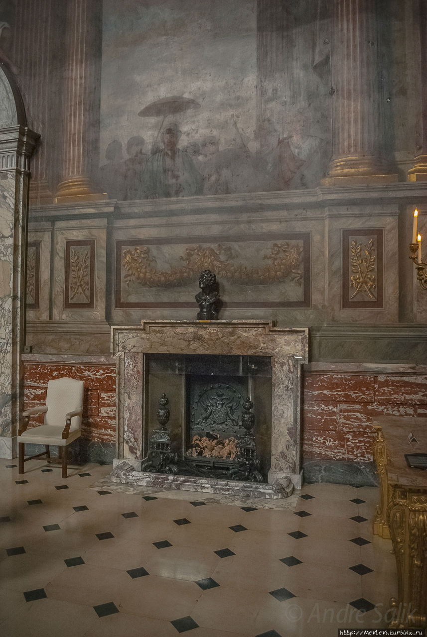 У Бленхеймского двореца внутри Вудсток, Великобритания