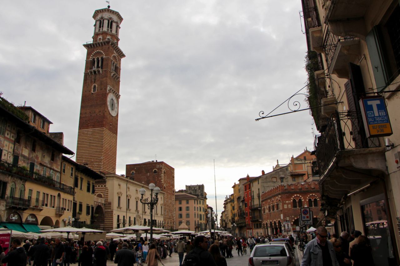 Пьяцца делле Эрбе / Piazza delle Erbe