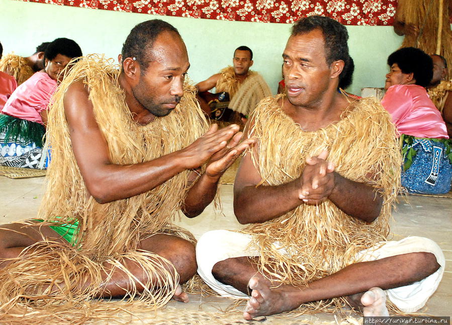 Главные артисты деревни Муайра Остров Дравака, Фиджи