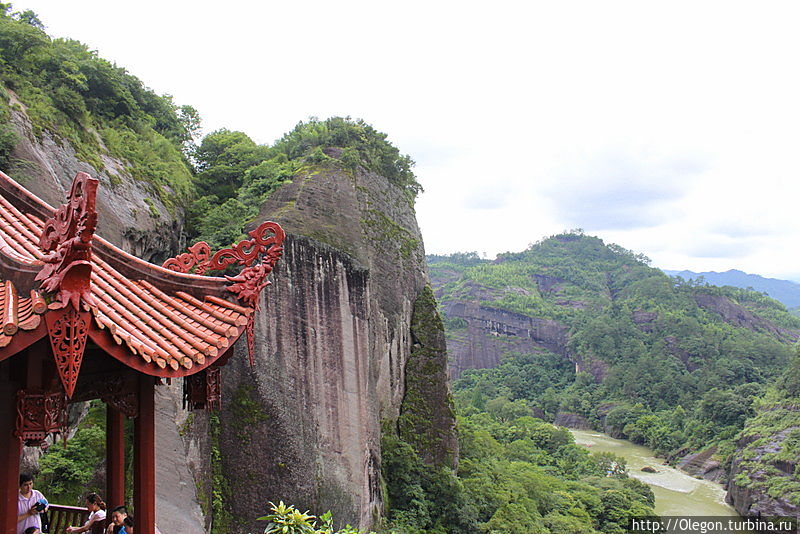 Вдоль реки Девяти Изгибов и по водопадам Уишаня Уишань, Китай