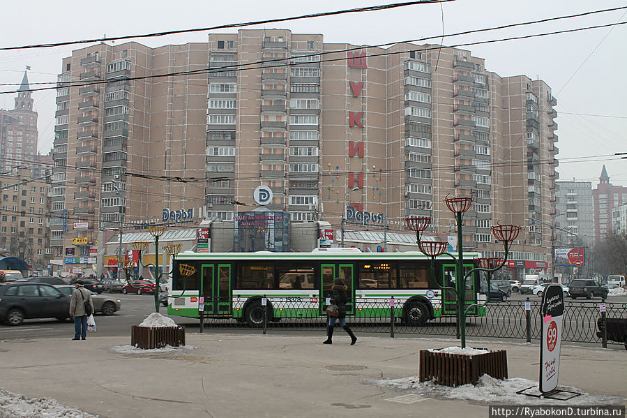 Возле м. Щукино 2000 год. Район метро Щукинская. Щукинская метро 1990.