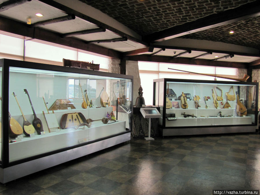 Музей музыкальных инструментов народов мира. Первая часть.