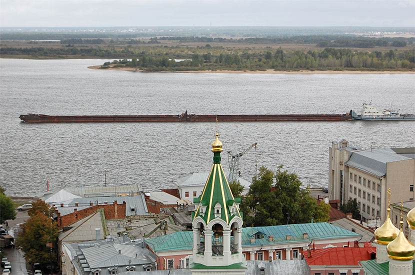 Баржа на Волге Нижний Новгород, Россия