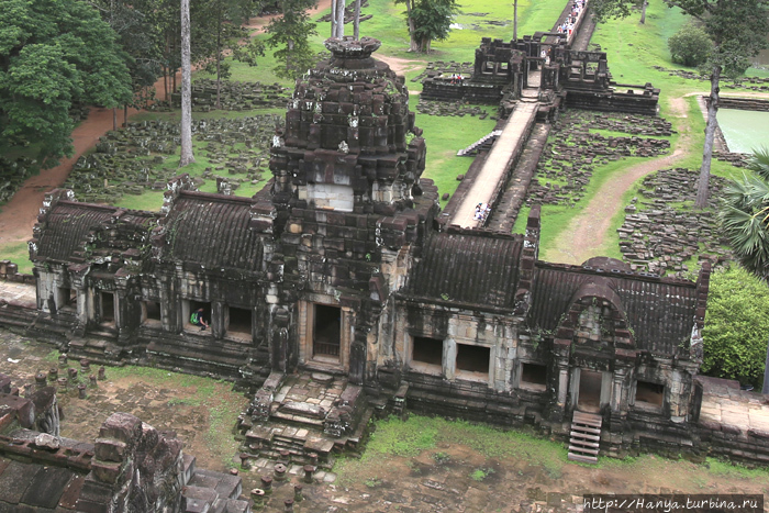 Храм Бапуон. Вид на восточную террасу. Фото из интернета