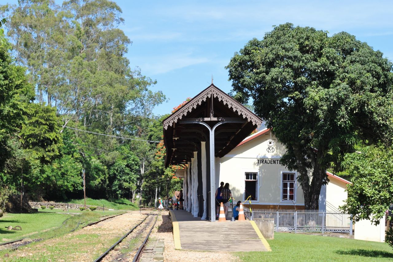 Туристический поезд в Тирадентис и-или обратно Сан-Жуан-дел-Рей, Бразилия