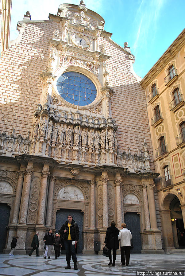 К Черной Мадонне — в монастырь Монтсеррат Монастырь Монтсеррат, Испания