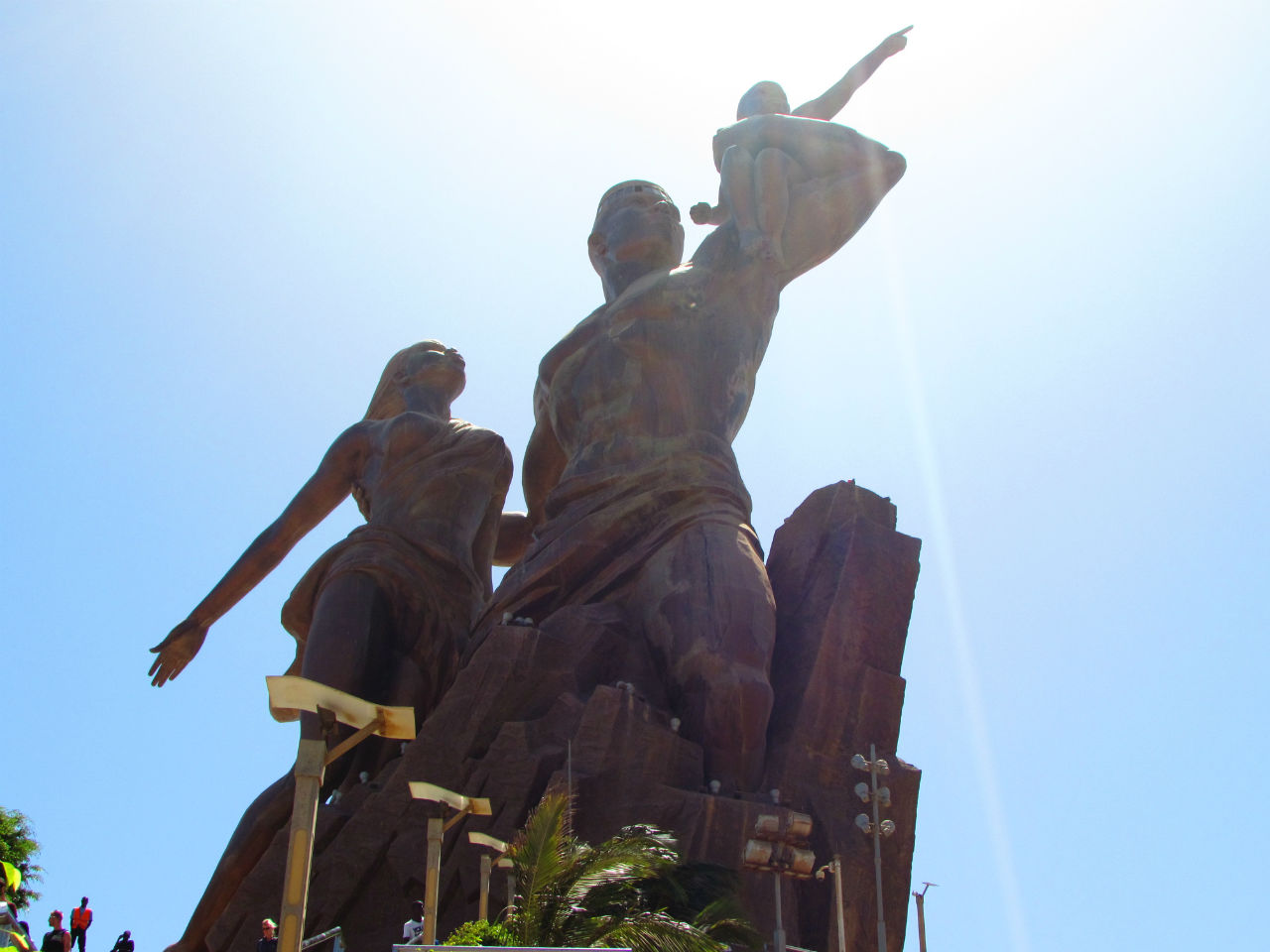 Эротический Монумент африканского возрождения. Маяк Мамеле Дакар, Сенегал