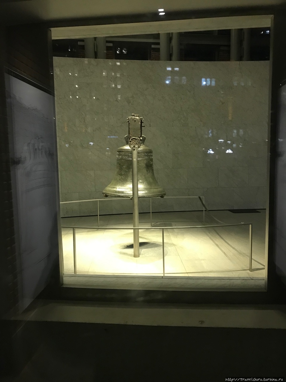 Колокол Свободы, звон которого собрал жителей Филадельфии на оглашение Декларации о независимости Филадельфия, CША