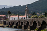 Тот самый Ponte Romana или Мост через реку Лима, давший название городу.