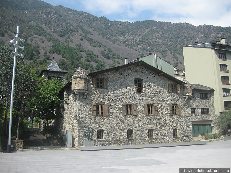 Casa de la Vall
парламент Княжества