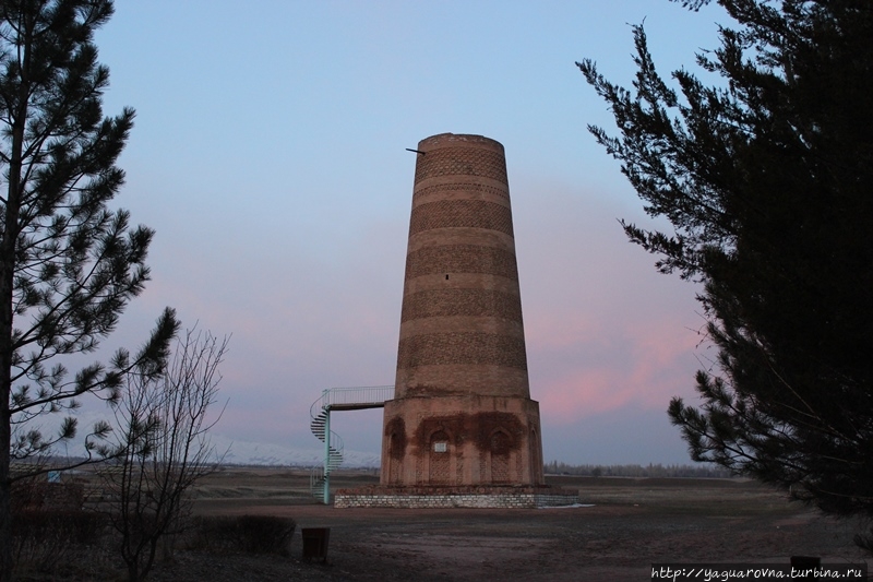 Баласагун. Башня Бурана Киргизия. Бурана Токмак. Легенда про башню Бурана в Кыргызстане. Токмак башня Бурана внутри.