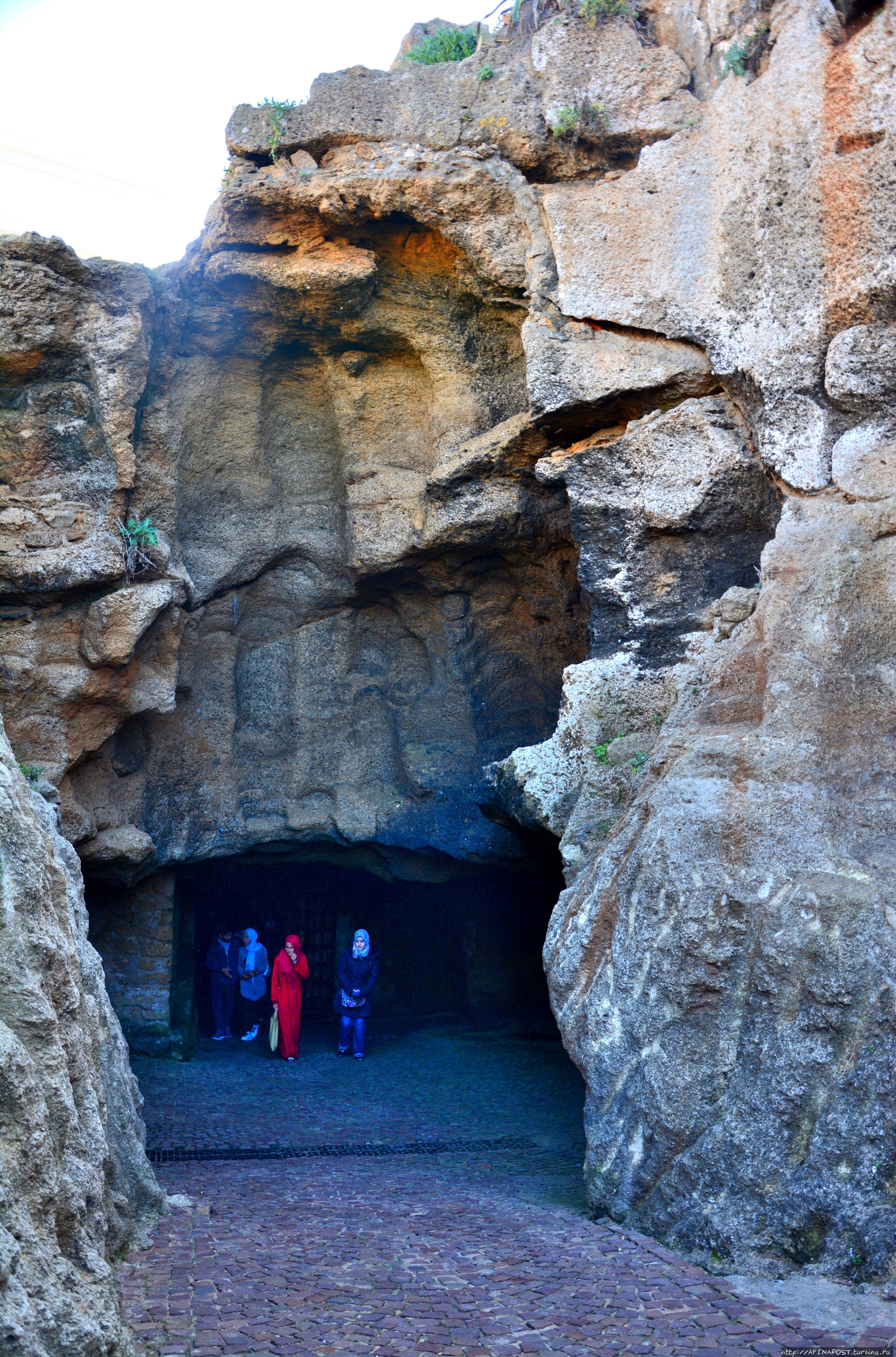 Геркулесовы пещеры. Контур сердца - Африка