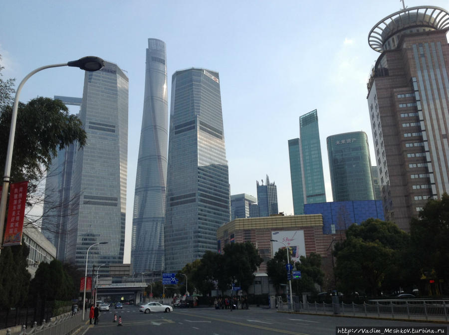 Финансовый и деловой центр Шанхая. Шанхай, Китай