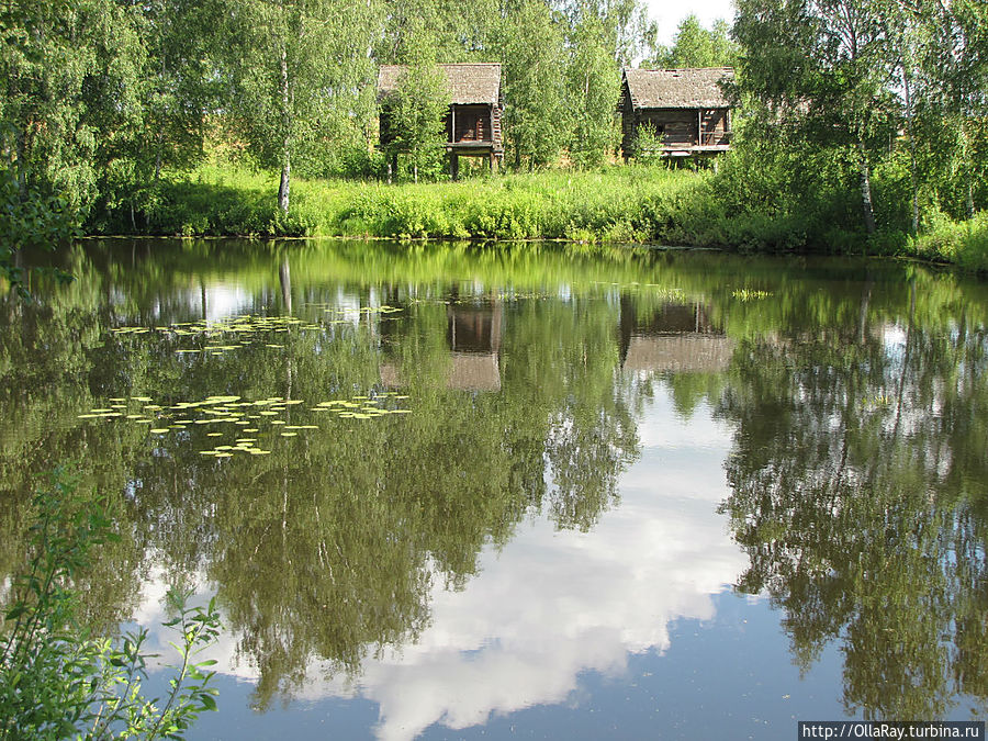 Бани из деревни Ведерки Костромского района, конец 19 в. На сваях, т.к. весной случалось половодье. Кострома, Россия