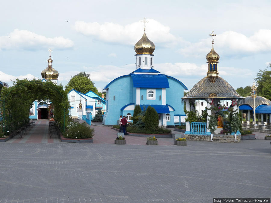 Исцеляющий источник Святой Праведной Анны Онишковцы, Украина