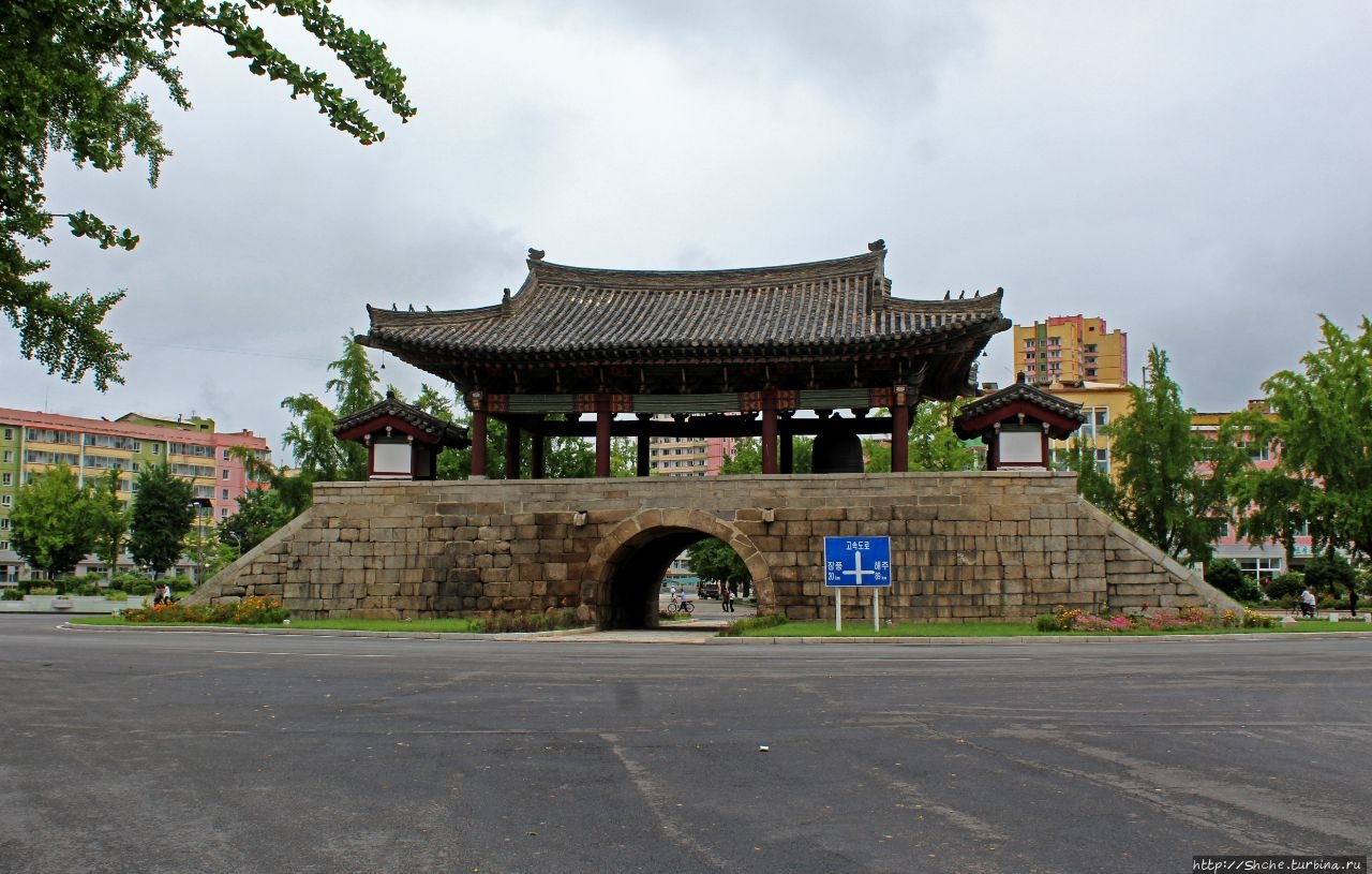 Исторические ворота Намдае (Южные) Кэсон, КНДР