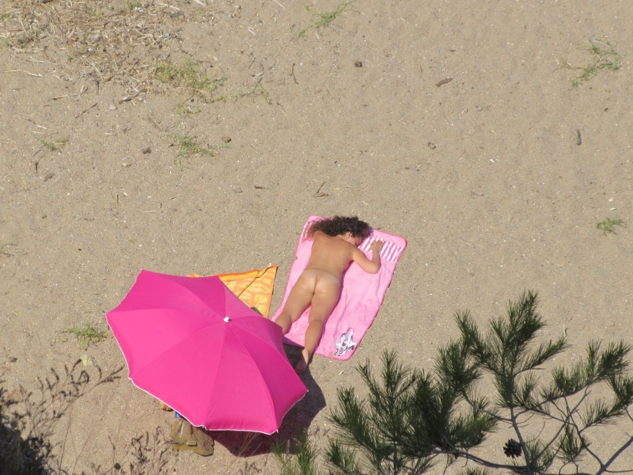 Se puede dormir en la playa andalucía