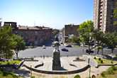 Солнечный Ереван, сразу не производит, какого-то сногсшибательного впечатления, не поражает высотой зданий и шириной улиц, но забегая вперед, скажу, что с каждым днем нахождения в нем, он нравится все больше и больше.