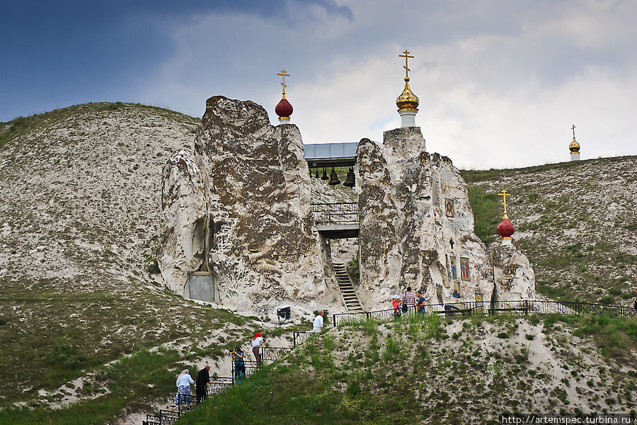 Старейшие в России пещерные храмы Костомарово, Россия