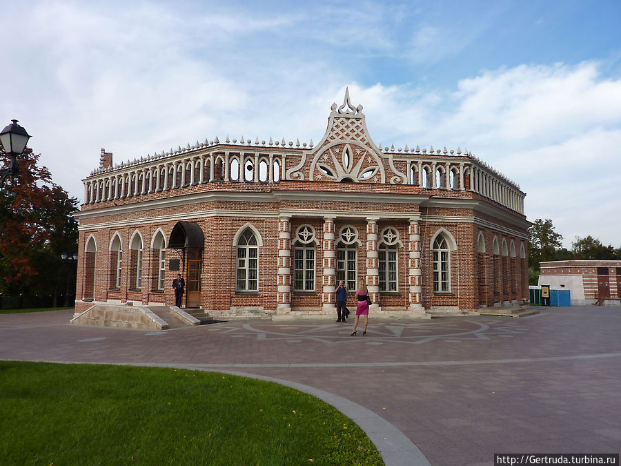 Прогулка по усадьбе  Царицыно Москва и Московская область, Россия