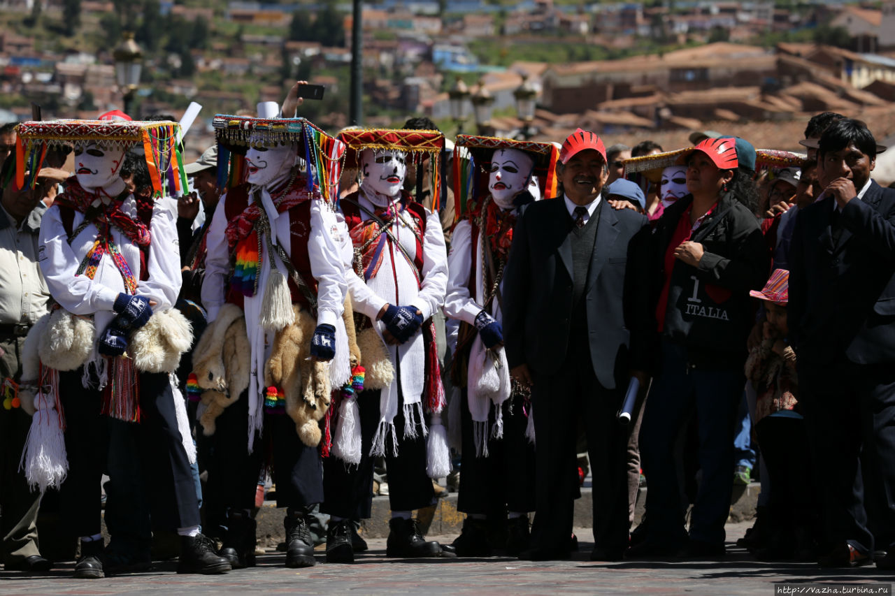 Карнавал на центральной площади Куско Куско, Перу
