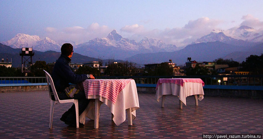 завтрак с видом на Гималаи