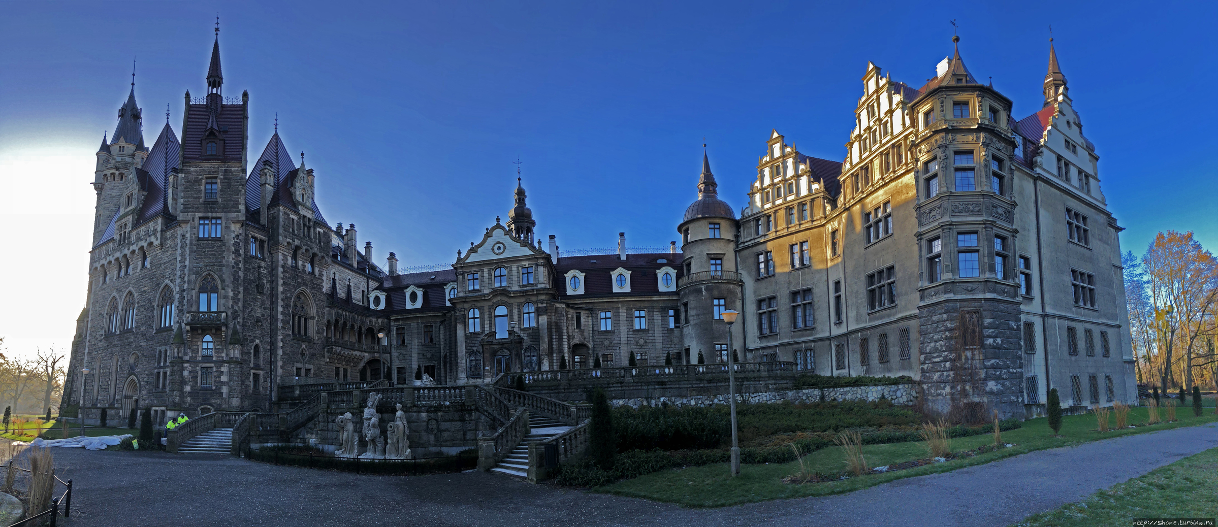 Мошненский замок - однозначно один из красивейших в Польше