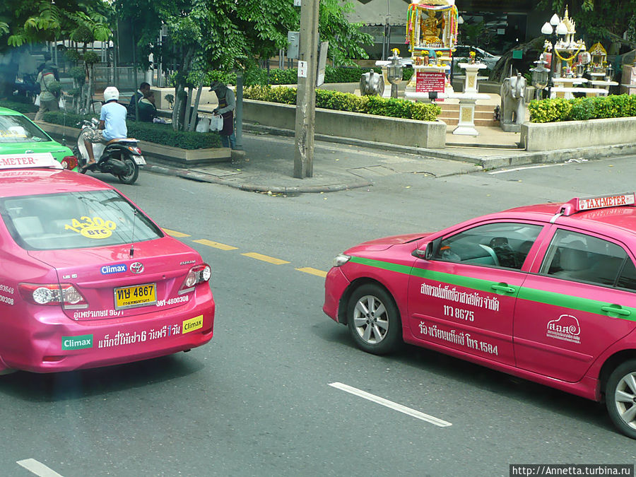 разноцветные такси Бангкока Паттайя, Таиланд