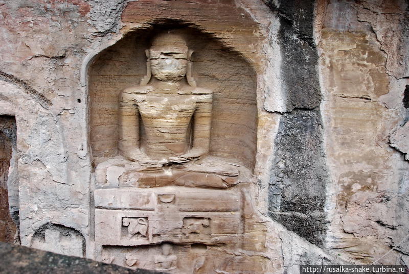 Уникальные скульптуры форта Гвалиор Гвалиор, Индия