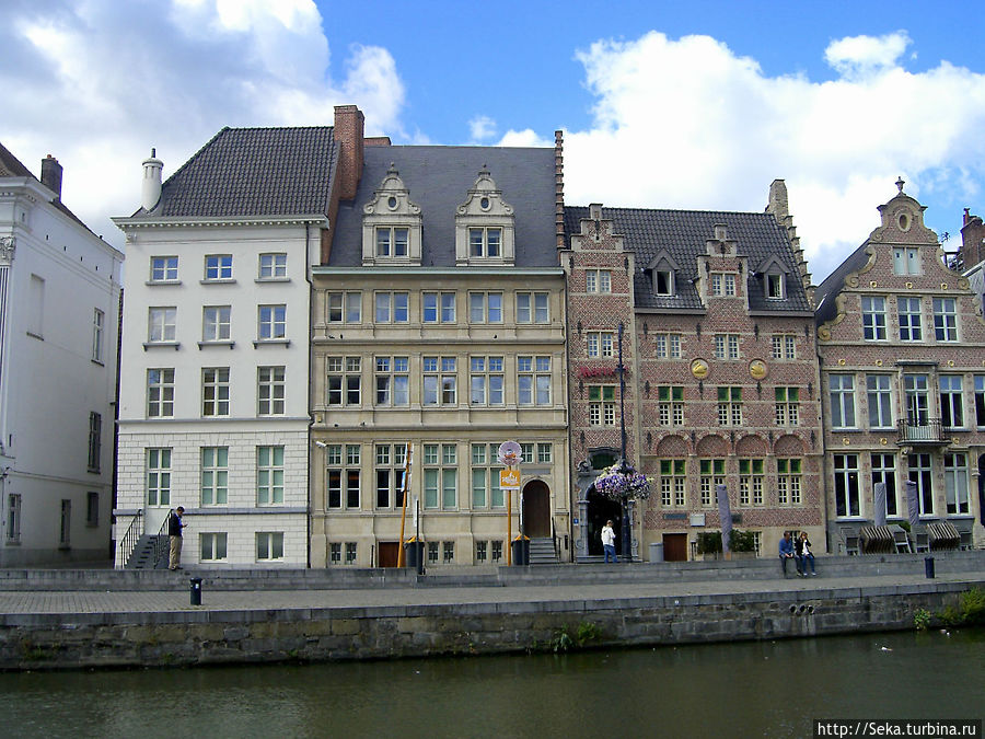 Здания по улице Korenlei Гент, Бельгия