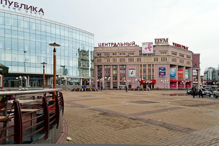 Привокзальная площадь — всегда первое впечатление о городе и нередко самое точное. Нижний Новгород, Россия