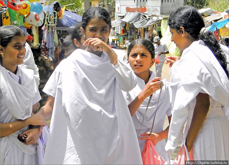 В простынях...