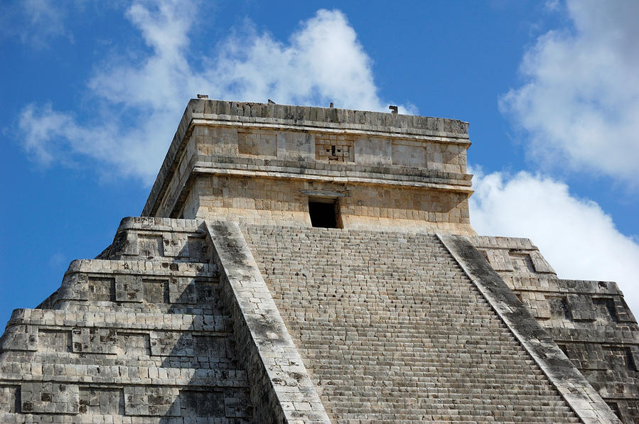 Верхняя часть главной пирамиды Чичен-Ица город майя, Мексика
