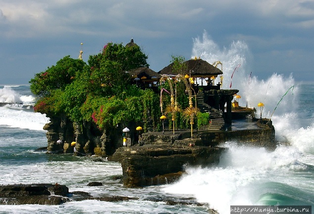 Храм Танах Лот. Из интернета