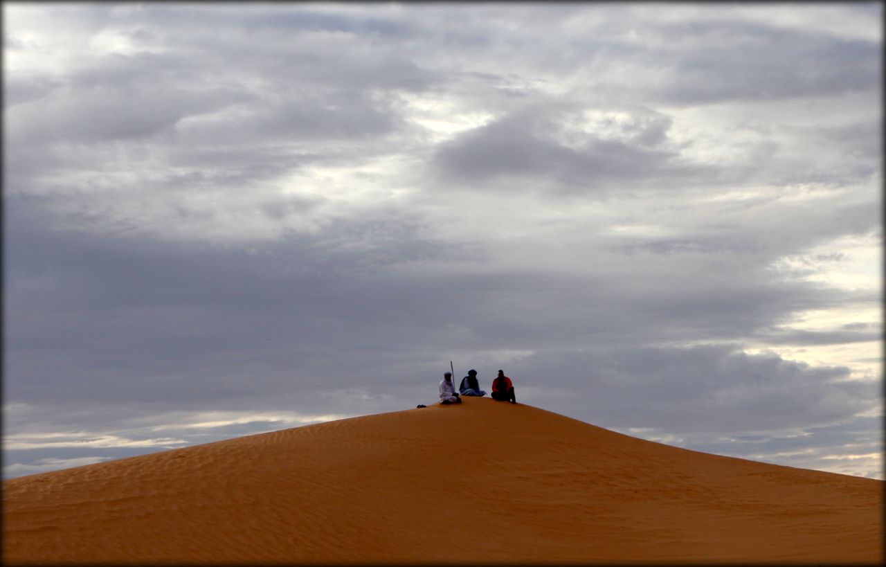 Алжирская Сахара, день четвёртый — вечеринка в пустыне Тассилин-Адджер Национальный Парк, Алжир