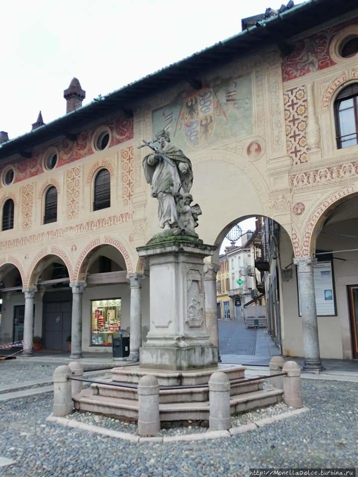 Средневековый центр города Pavia Павия, Италия