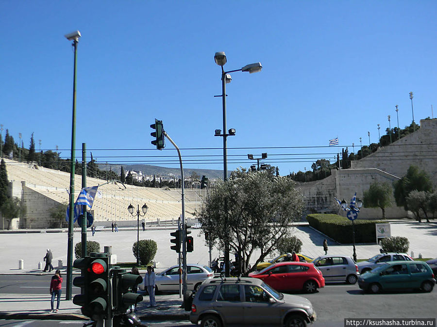 Первый Олимпийский дворец рядом с храмом Зевса Олимпийского Афины, Греция