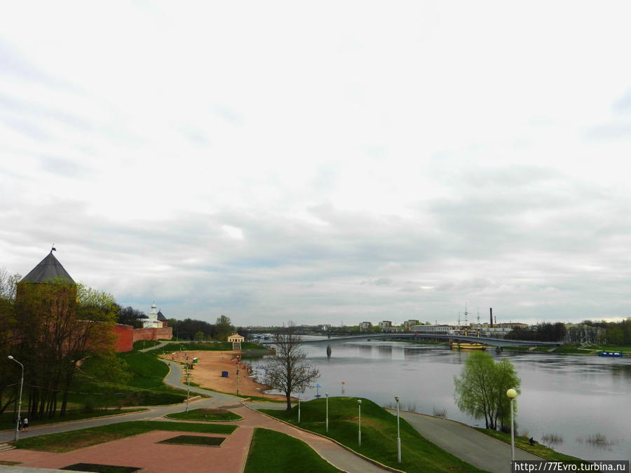 Вид на Новгородский Кремль (Детинец)
Софийская сторона Великий Новгород, Россия