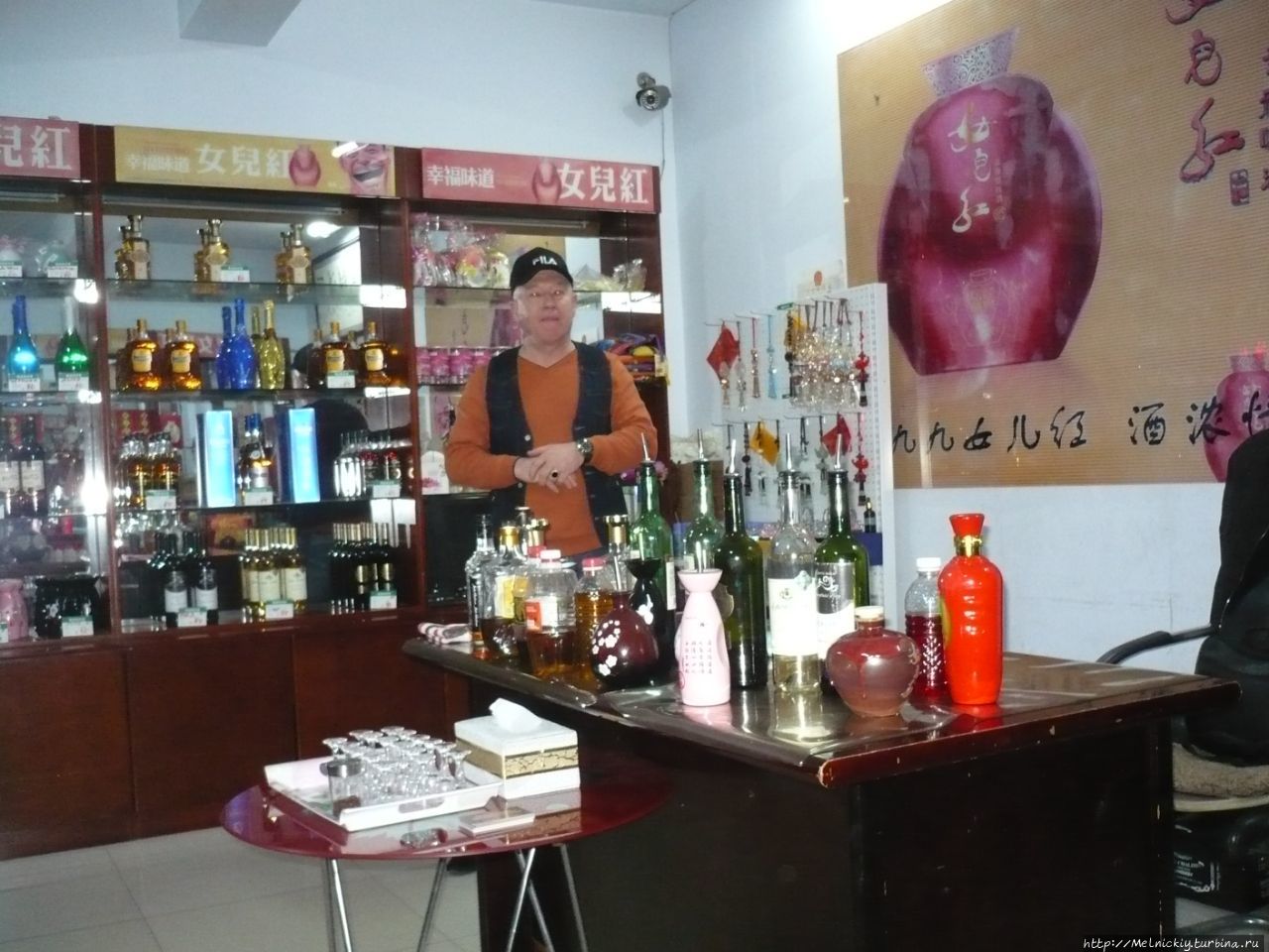 Вино-водочный магазин «Красная Дочка» Хуньчунь, Китай