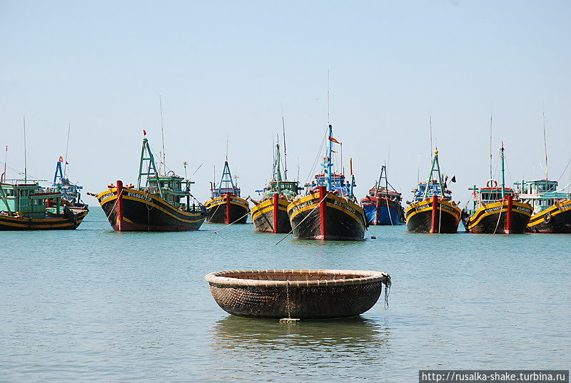 Лодки-корзины —  символ Вьетнама Муй-Не, Вьетнам