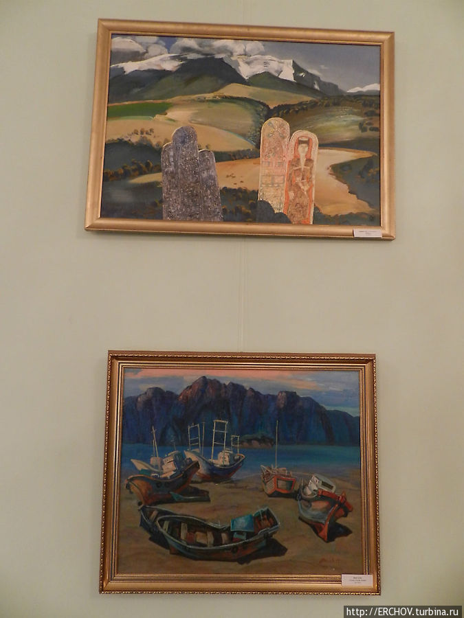 Картинная галерея в музее 
