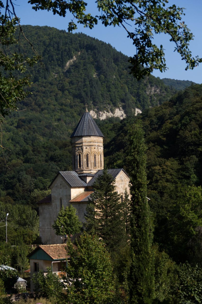 храм Богоматери Баракони Цеси, Грузия