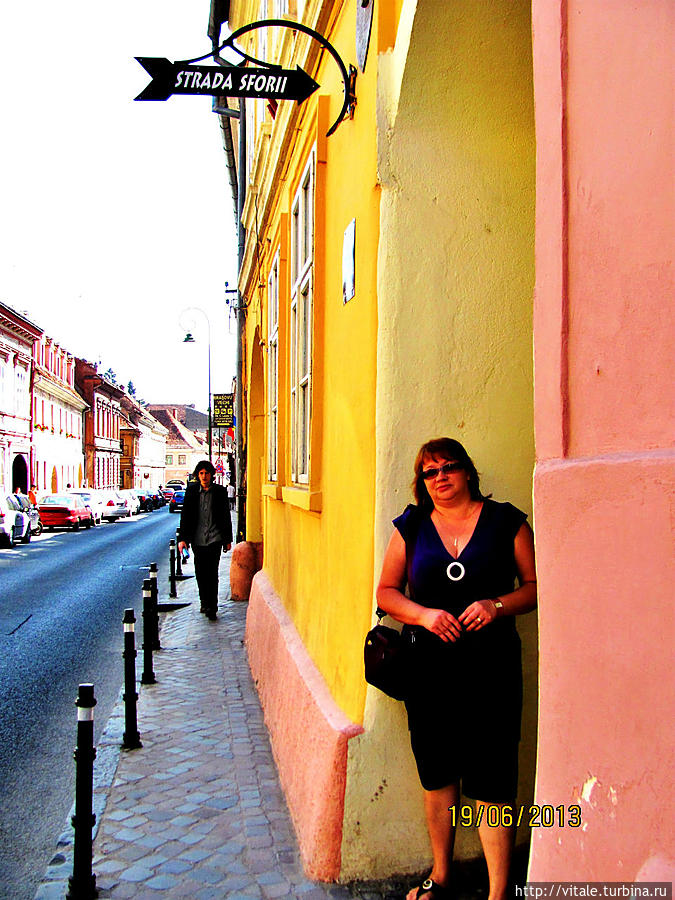 Стада Сфории — самая узкая улица Брашова Брашов, Румыния