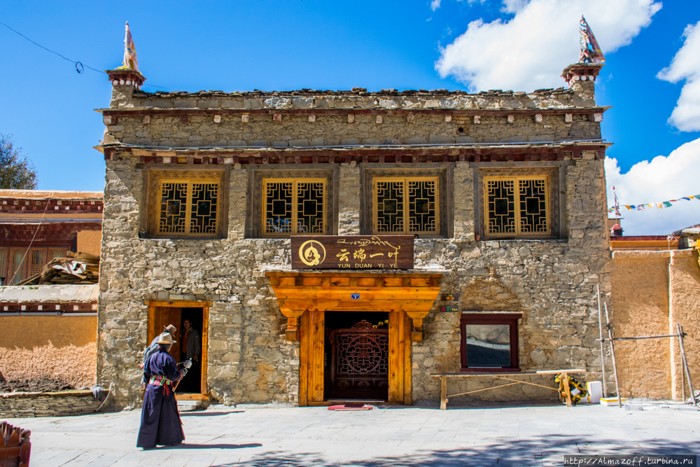 Монастырь Литанг (Ганден Тубчен Чёкхорлинг) Литанг, Китай