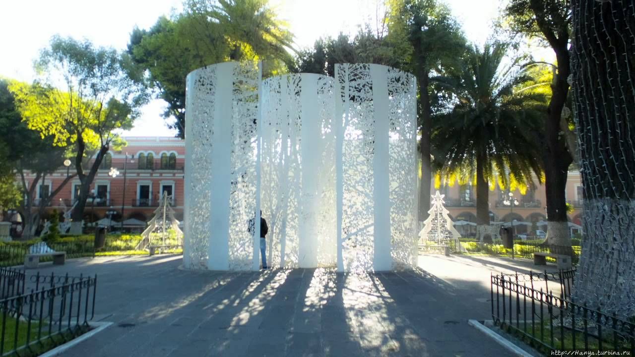 Киоск Яна Хендрикса на площади Сокало Пуэбла, Мексика