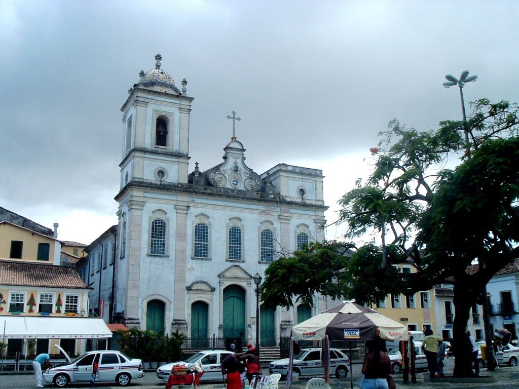 Вторая церковь на главной площади исторического центра