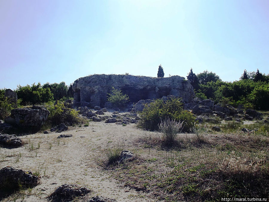 Может, это руины храма?